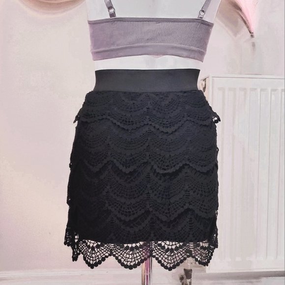 Aeropostale Cotton Blend Scalloped Lace Skirt- S - Picture 1 of 14